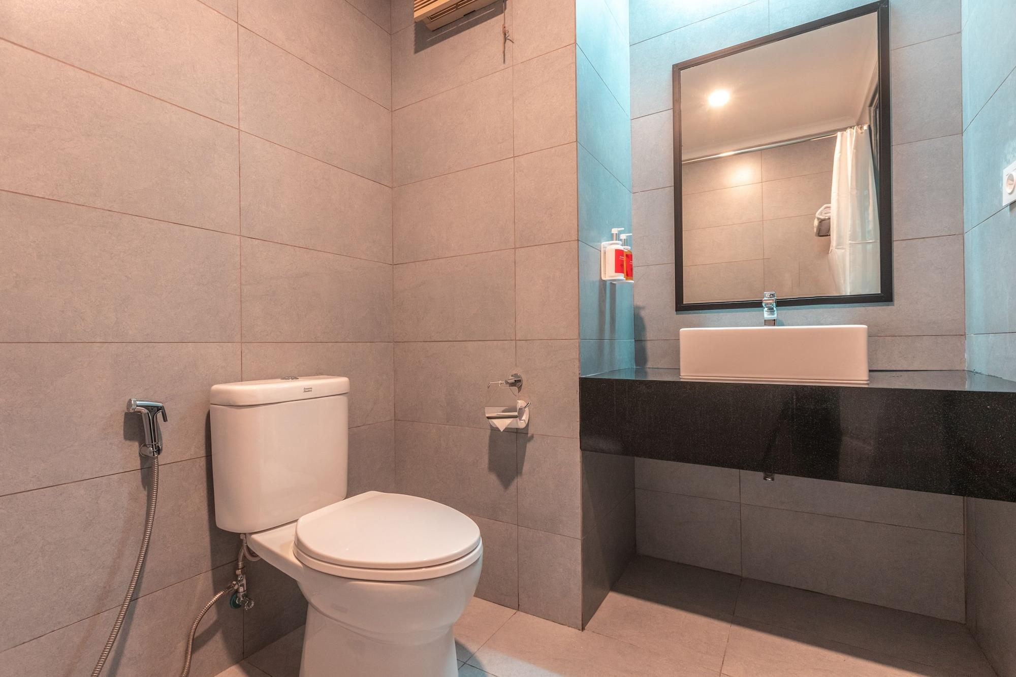 OYO Townhouse 2 Hotel Gunung Sahari Jakarta Exterior foto