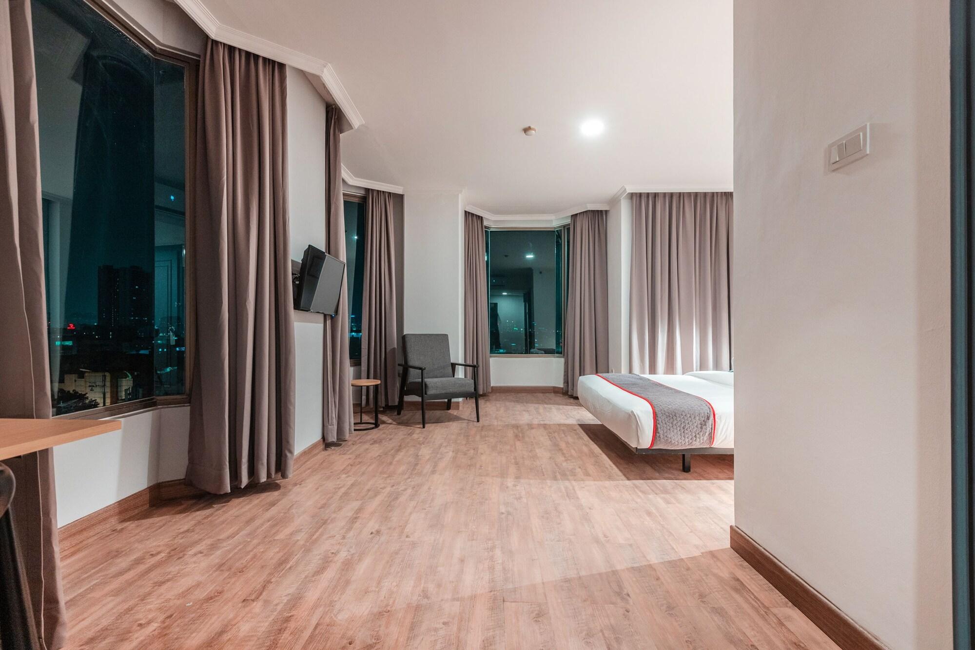 OYO Townhouse 2 Hotel Gunung Sahari Jakarta Exterior foto