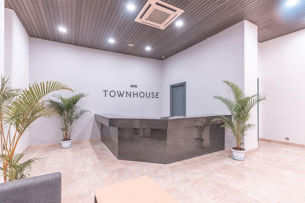 OYO Townhouse 2 Hotel Gunung Sahari Jakarta Exterior foto