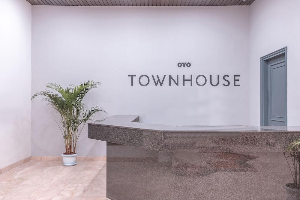 OYO Townhouse 2 Hotel Gunung Sahari Jakarta Exterior foto