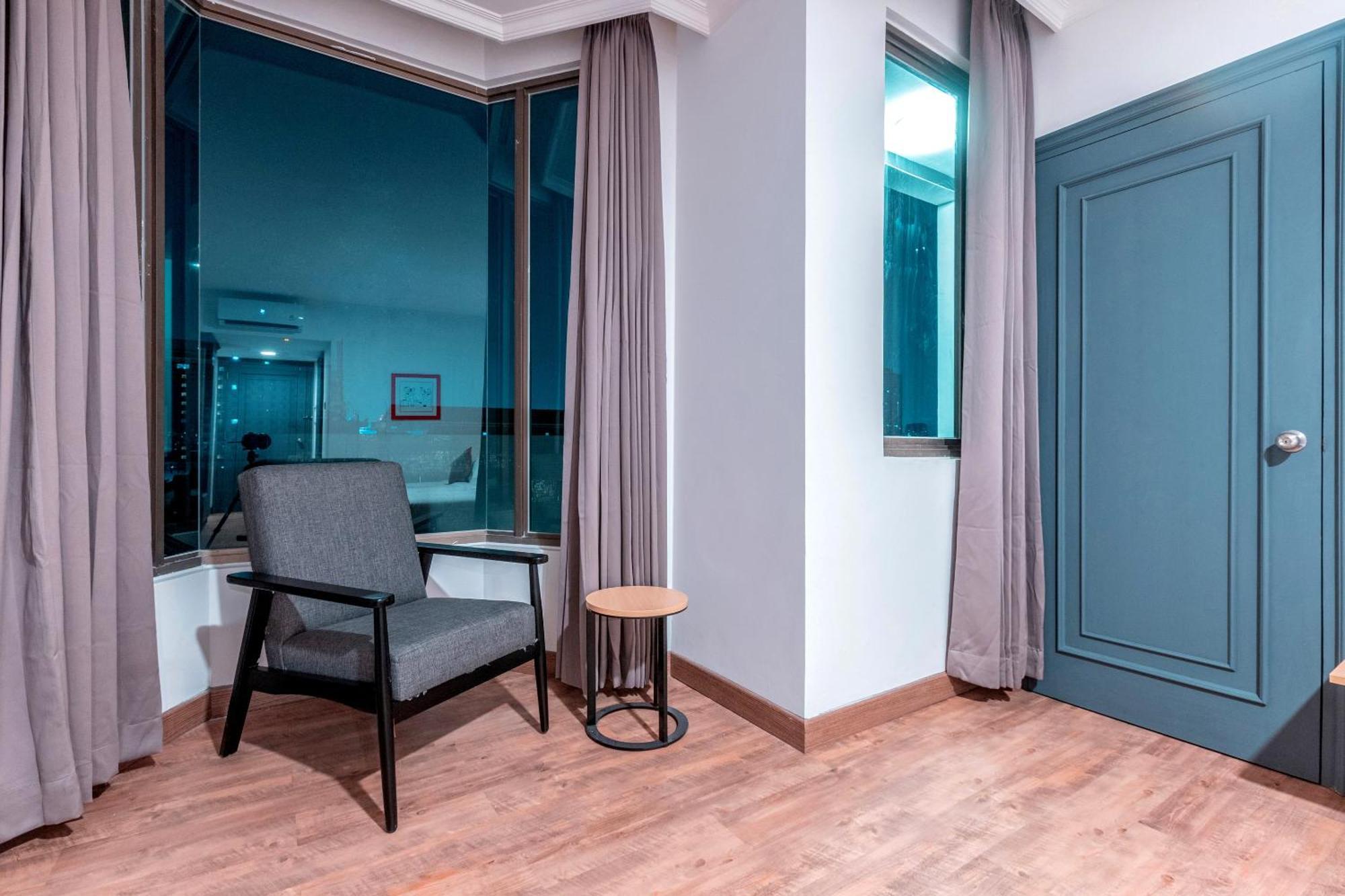 OYO Townhouse 2 Hotel Gunung Sahari Jakarta Exterior foto