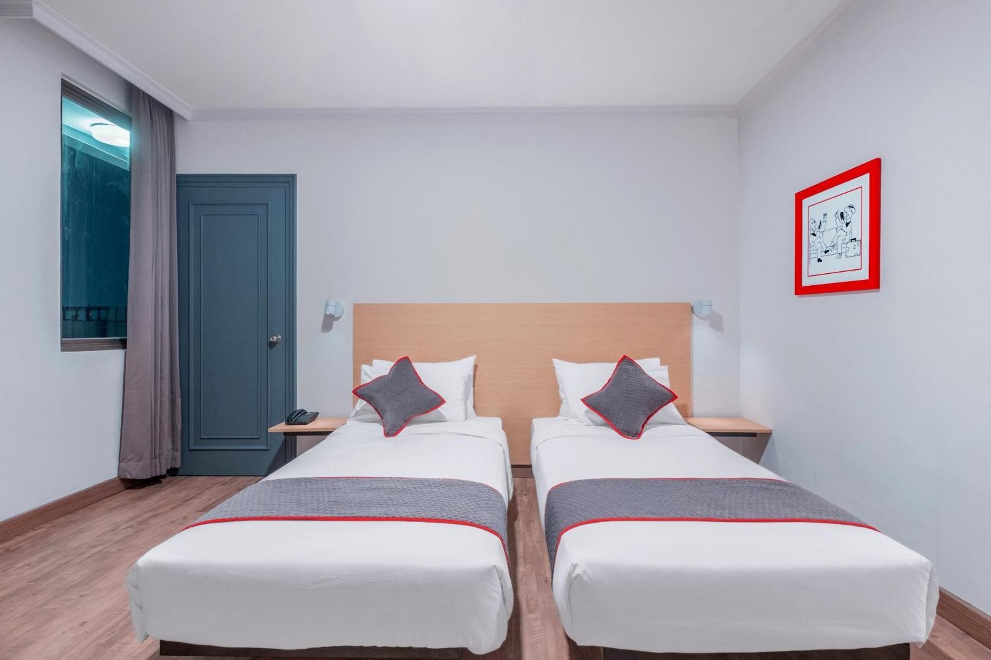 OYO Townhouse 2 Hotel Gunung Sahari Jakarta Exterior foto