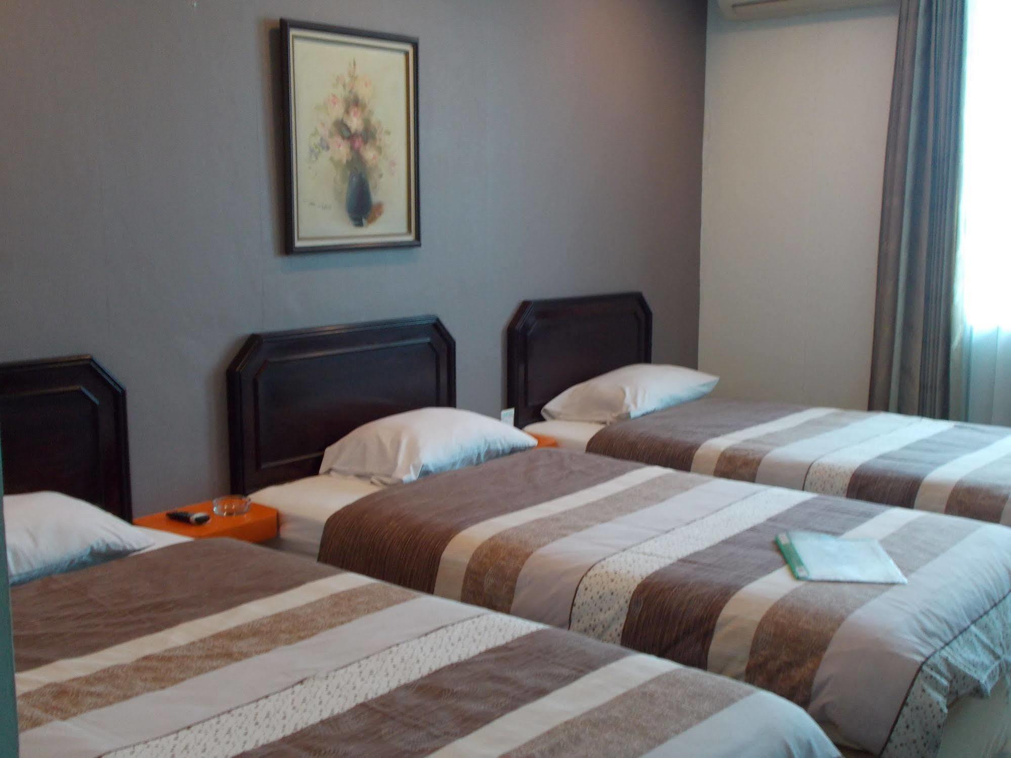 OYO Townhouse 2 Hotel Gunung Sahari Jakarta Exterior foto